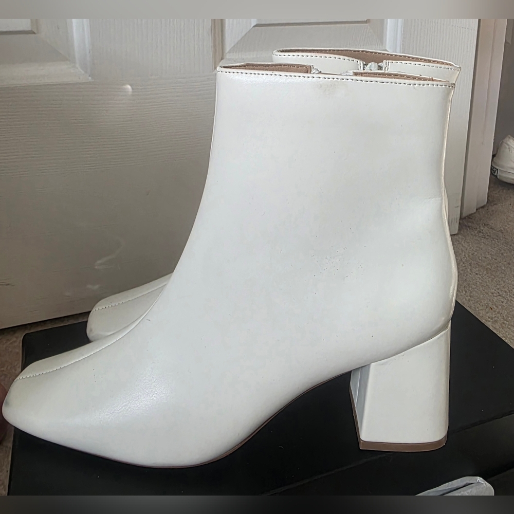 Journee Collection White Block Heel Ankle Booties
